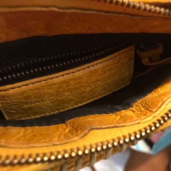 VINTAGE AUTHENTIC BALENCIAGA CHÈVRE FIRST MINI MOTORCYCLE YELLOW CITY TOTE BAG - Picture 6 of 13